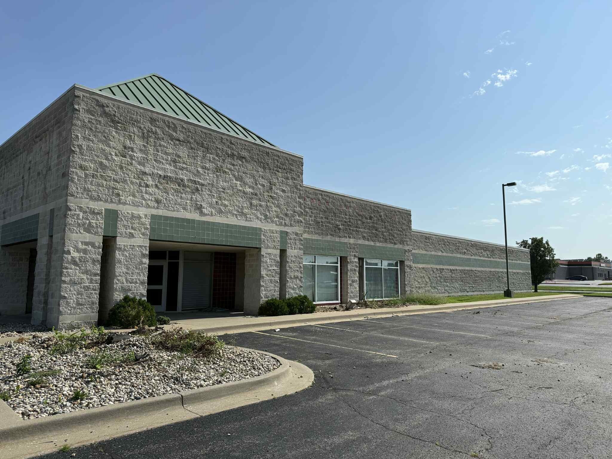 2800 Outer Dr, Marion, IL for lease Interior Photo- Image 1 of 6