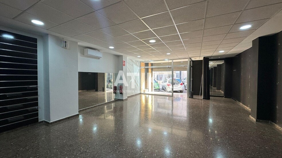 Retail in Ontinyent for lease - Building Photo - Image 2 of 9