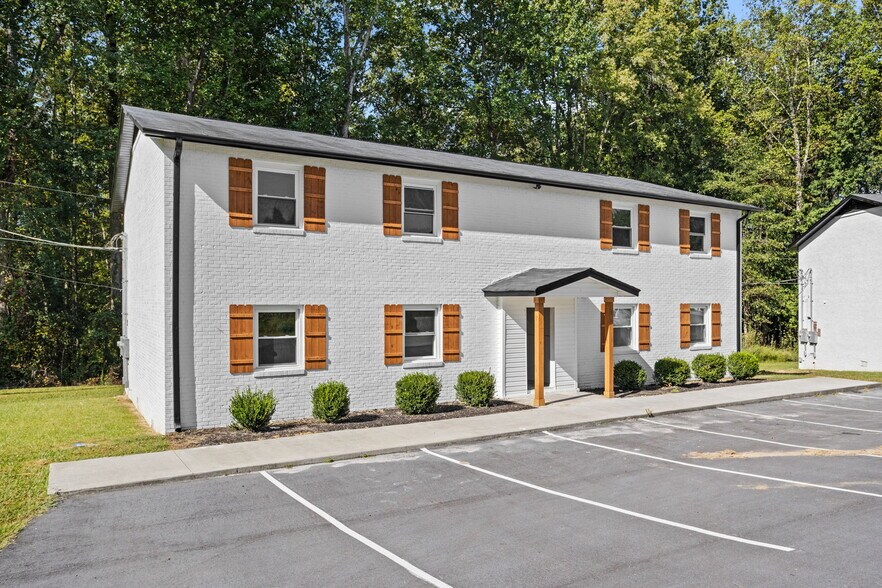 110-118 Greenforest Cir, Liberty, SC à vendre - Photo du bâtiment - Image 2 de 46