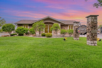 635 N Center Rd, Saginaw, MI à vendre Photo du bâtiment- Image 1 de 26