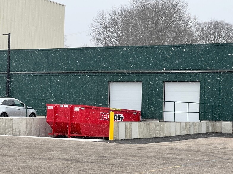 2500 Turner Ave NW, Grand Rapids, MI à louer - Photo du bâtiment - Image 2 de 5