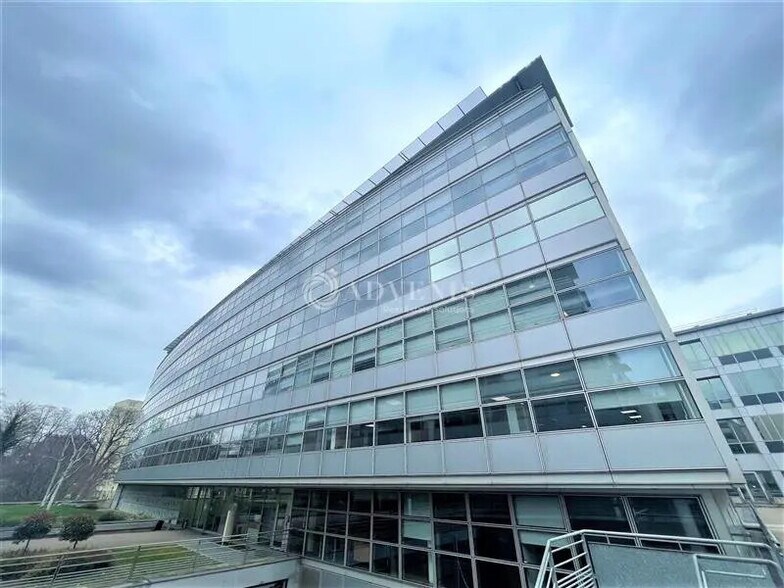 Bureau dans Pantin à louer - Photo du bâtiment - Image 1 de 7
