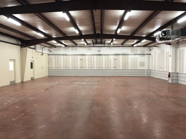 1150 Louise Rd, Winston-Salem, NC for lease - Interior Photo - Image 3 of 11