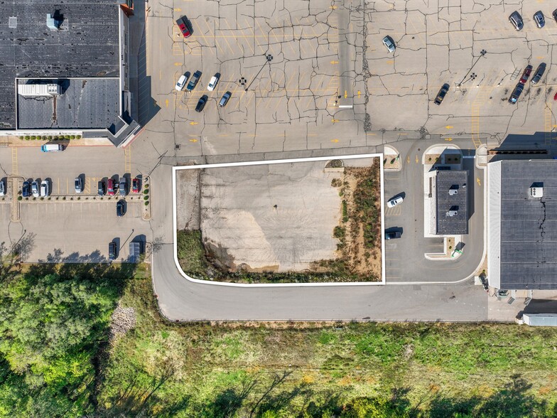 2600 Dodge St, Dubuque, IA for lease - Aerial - Image 3 of 19