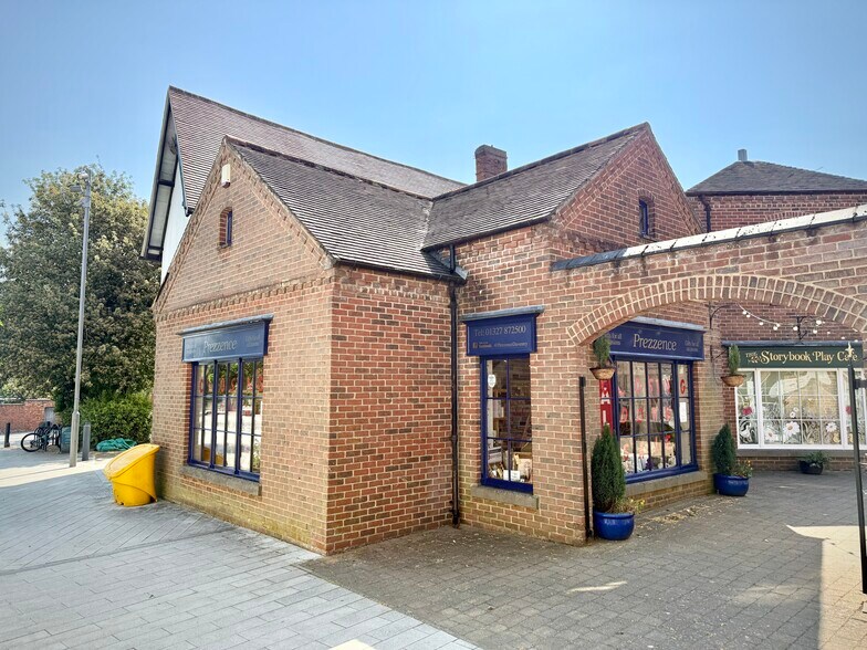 1 Bishops Ct, Daventry à louer - Photo du bâtiment - Image 3 de 3