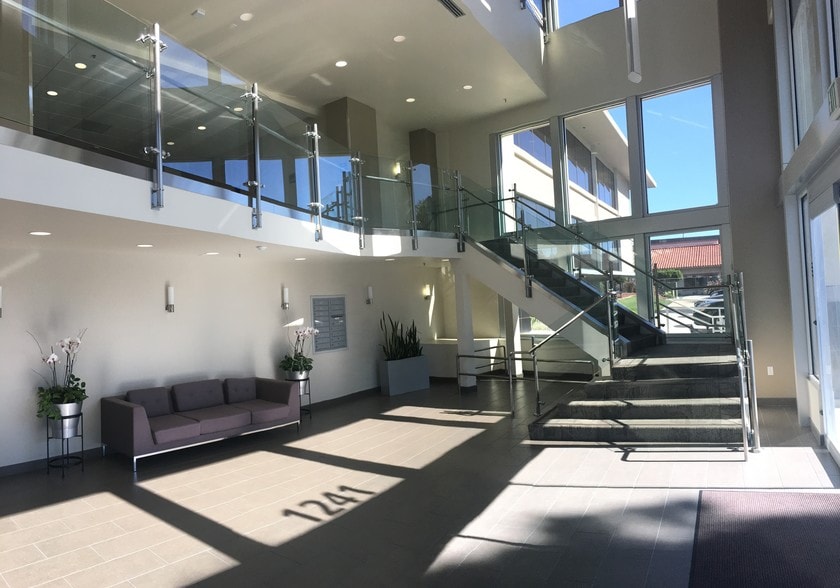 1241 E Hillsdale Blvd, Foster City, CA for lease - Lobby - Image 3 of 16