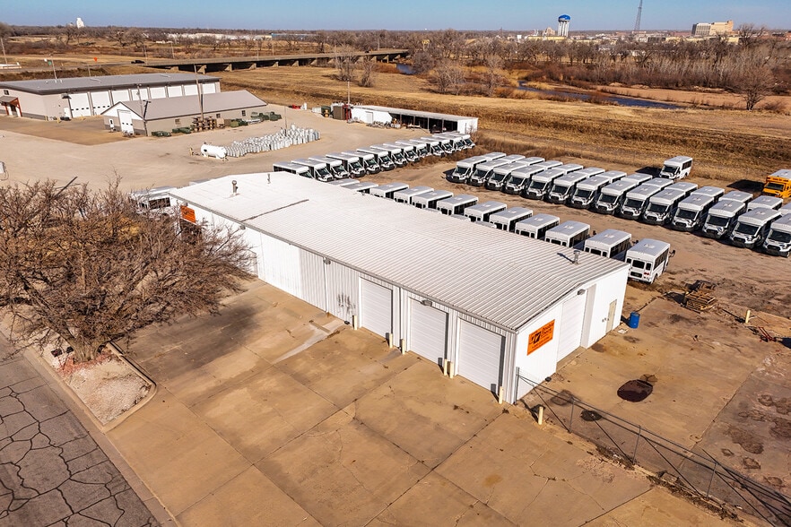 130 E 10th Ave, South Hutchinson, KS for sale - Building Photo - Image 2 of 70