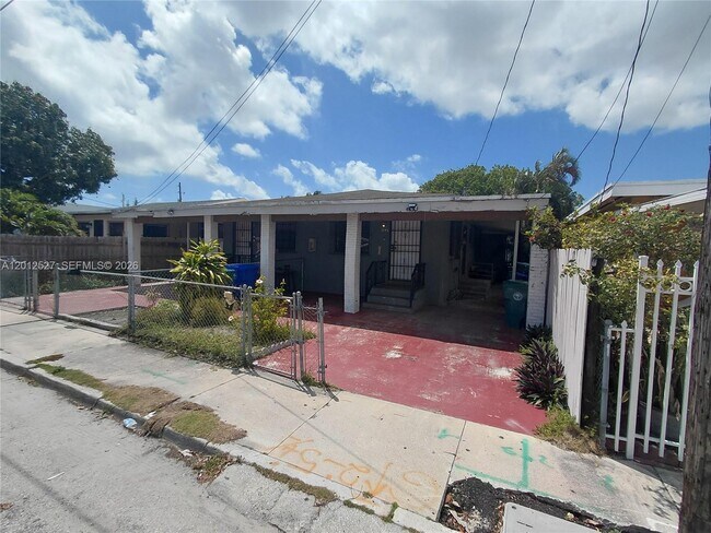 More details for 2140 NW 1st Ter, Miami, FL - Multifamily for Sale