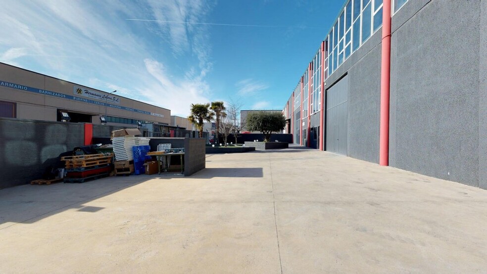 Industriel dans La Puebla de Alfindén, ZAR à vendre - Photo du bâtiment - Image 1 de 2