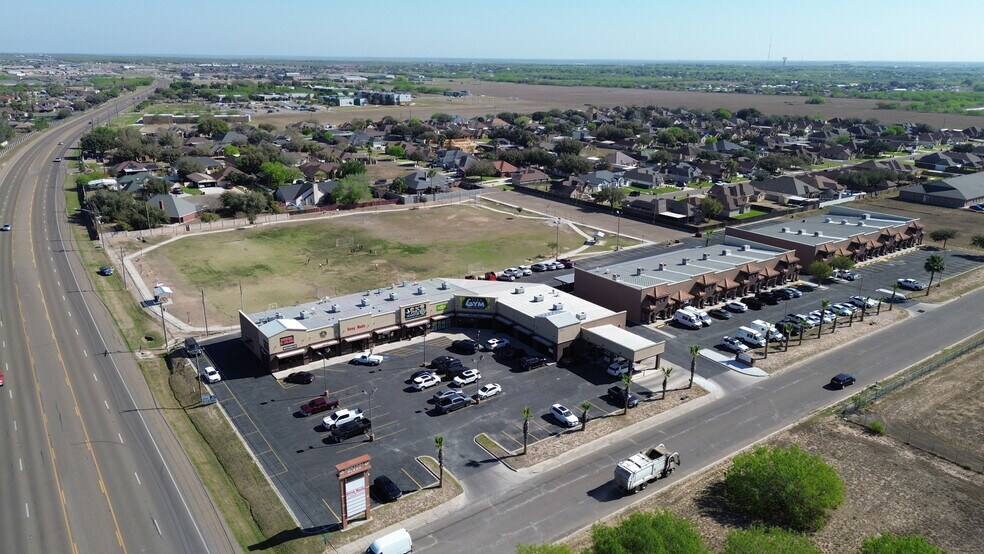 2546 Central Palm Dr, Rio Grande City, TX à vendre - Photo du bâtiment - Image 3 de 7