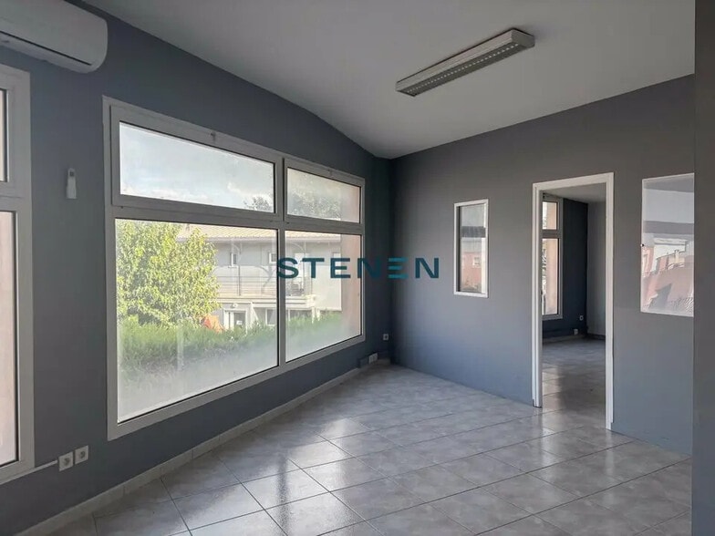 Office in Gardanne for lease - Interior Photo - Image 2 of 5