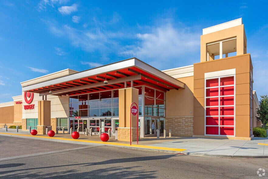 6655 N Riverside Dr, Fresno, CA à louer - Photo du bâtiment - Image 2 de 4