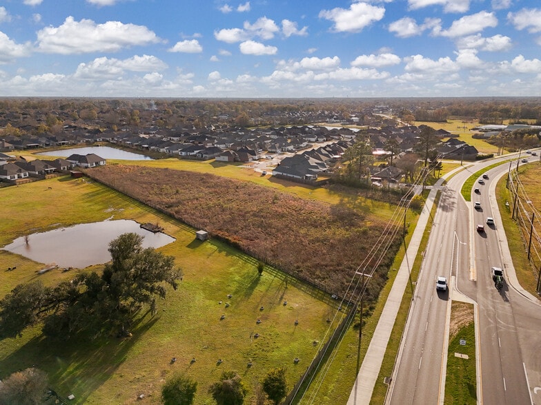 39392 Ironwood Ave, Prairieville, LA for sale - Aerial - Image 2 of 7