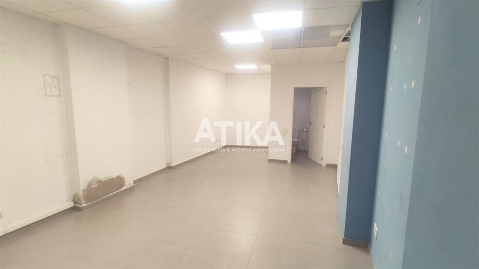 Retail in València for lease - Building Photo - Image 2 of 6