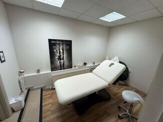 Plus de détails pour 13 Antrim St, Lisburn - Commerce de détail à louer