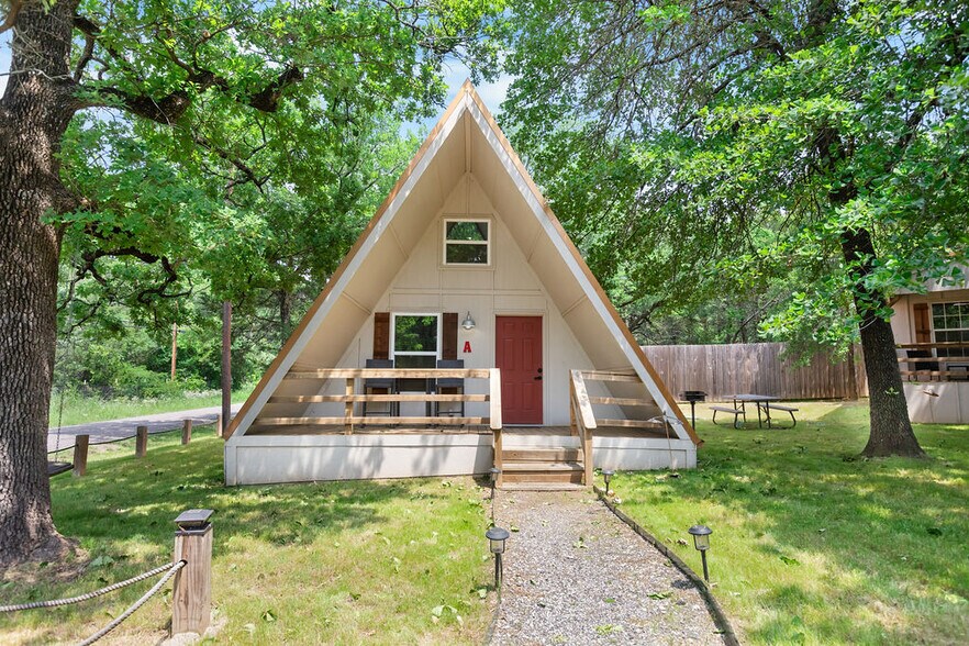 340 Oxford Dr, Gordonville, TX à vendre - Photo du bâtiment - Image 2 de 6