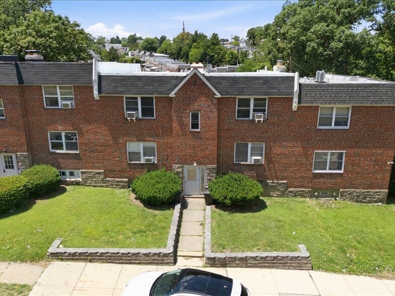 Henry Ave 12 unit portfolio of 1 properties for sale on LoopNet.ca - Building Photo - Image 2 of 8
