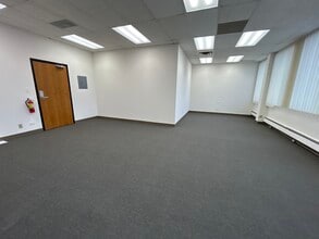 125 S Wilke Rd, Arlington Heights, IL à louer Photo intérieure- Image 2 de 3