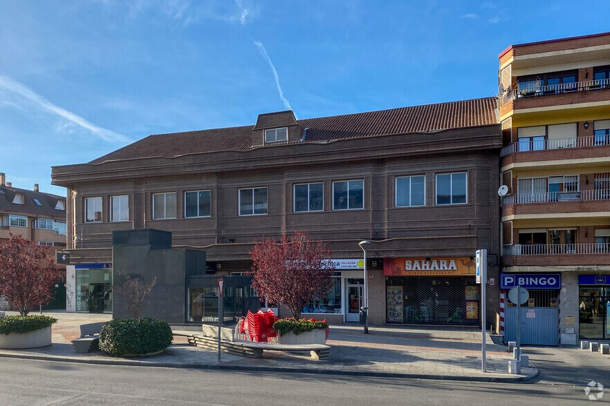 Retail in Collado Villalba, Madrid for lease - Building Photo - Image 2 of 2
