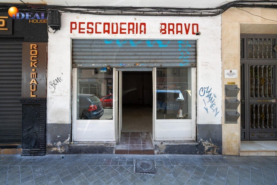 Calle Doctor Pareja Yébenes, 10, Granada, Granada for sale - Building Photo - Image 3 of 19