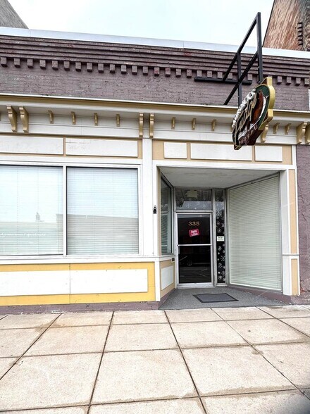 335 River St, Manistee, MI for sale - Building Photo - Image 2 of 18