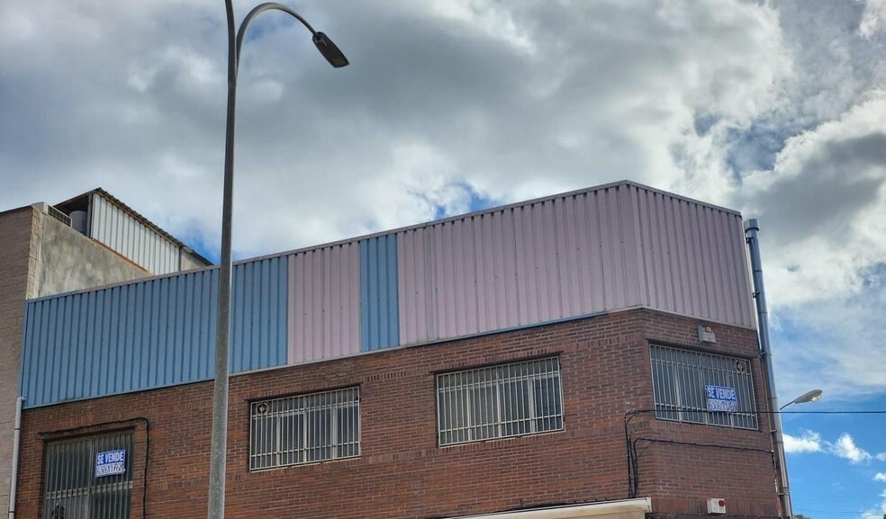Industrial in Petrer, Alicante for sale - Building Photo - Image 1 of 5