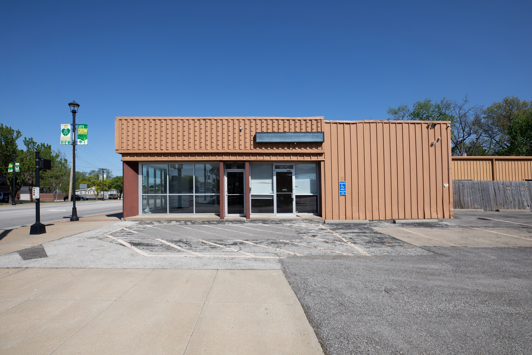 901 Main St, Grandview, MO for lease Primary Photo- Image 1 of 11