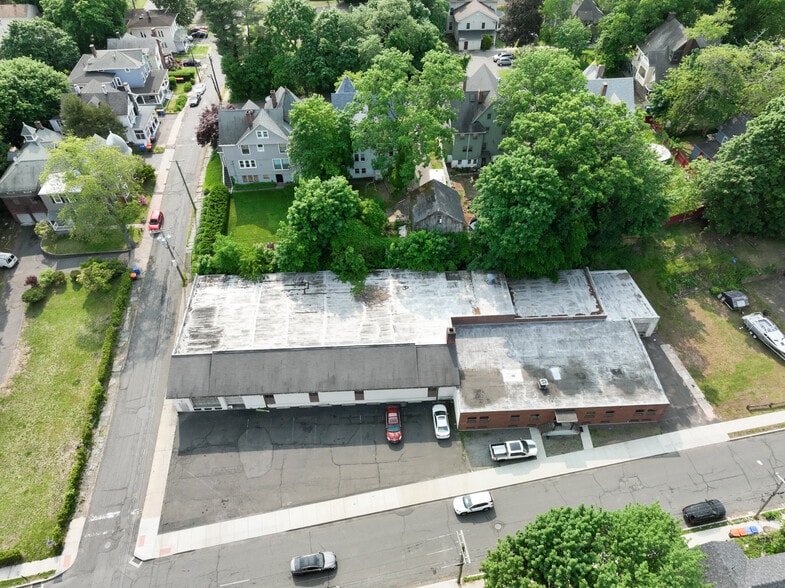 141 Grove St, Meriden, CT à vendre - Aérien - Image 3 de 21