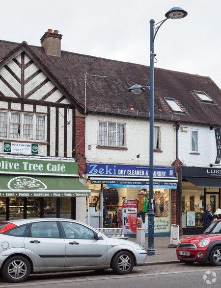 83 Station Rd, Addlestone à vendre - Photo du bâtiment - Image 3 de 5