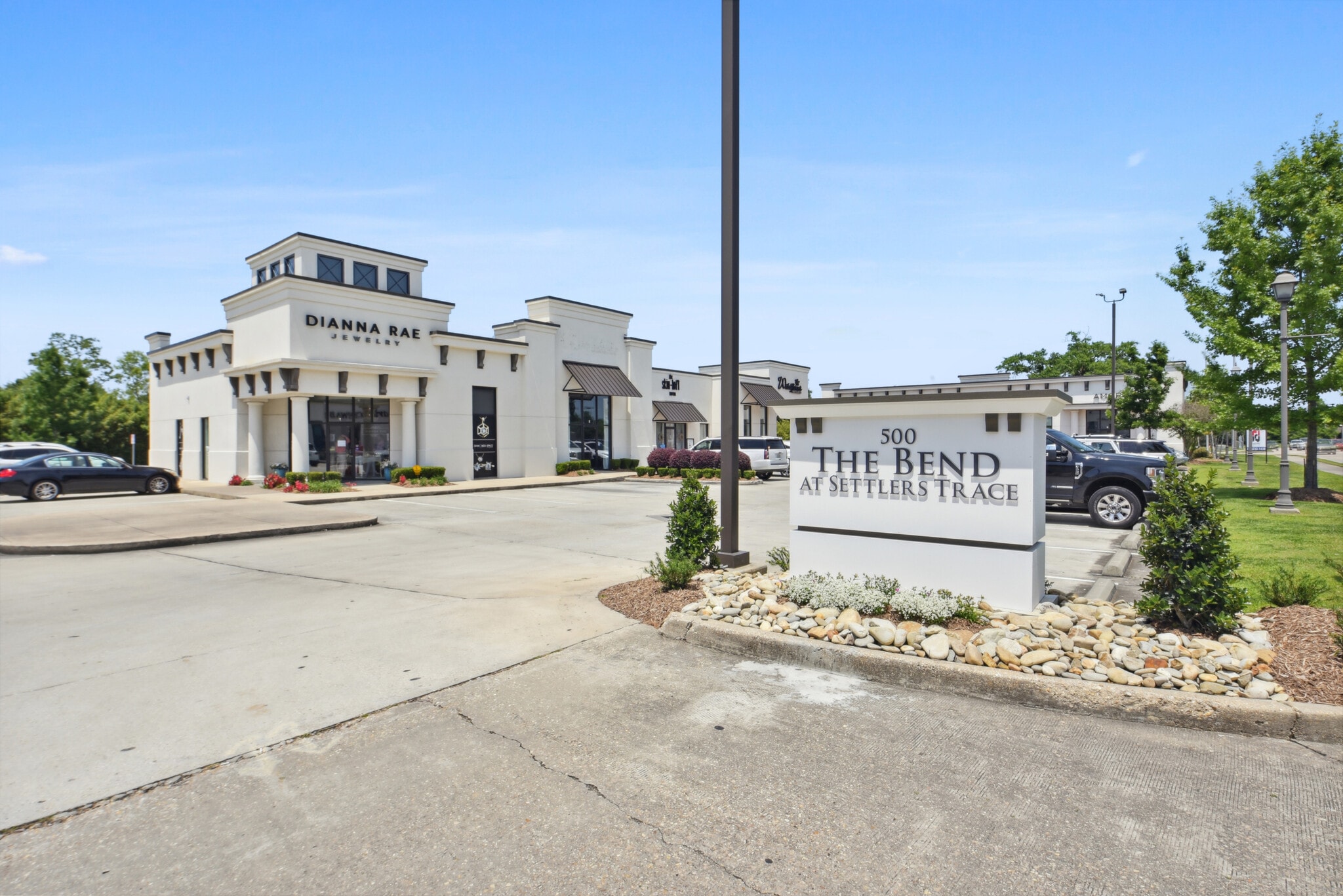 500 Settlers Trace Blvd, Lafayette, LA for lease Primary Photo- Image 1 of 16