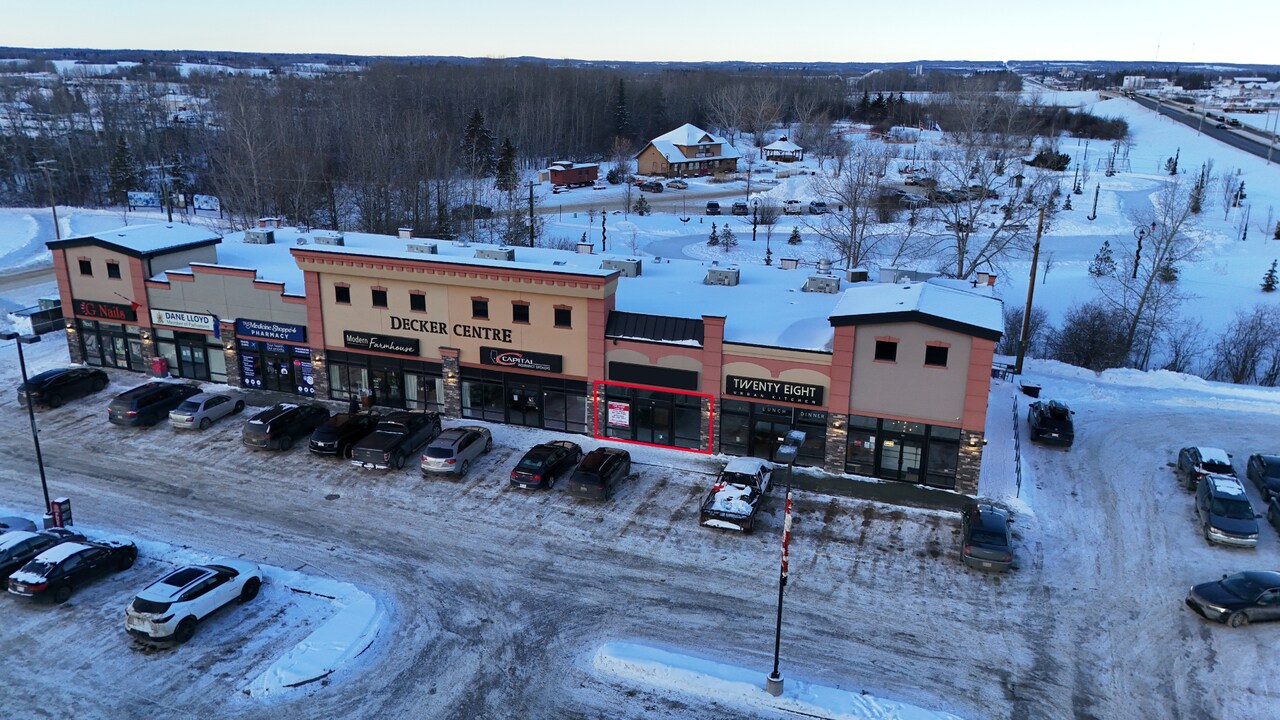 4807 44th Ave, Stony Plain, AB à louer Photo principale- Image 1 de 10