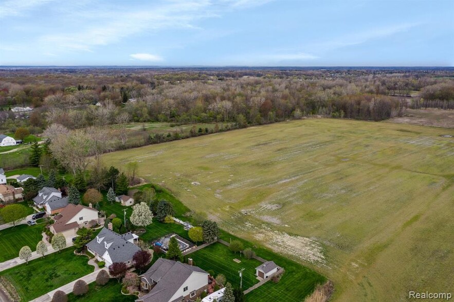 24 Mile, Chesterfield Township, MI à vendre - Photo principale - Image 1 de 1