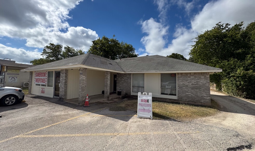 2303 Parmer Ln, Austin, TX for sale - Building Photo - Image 1 of 8