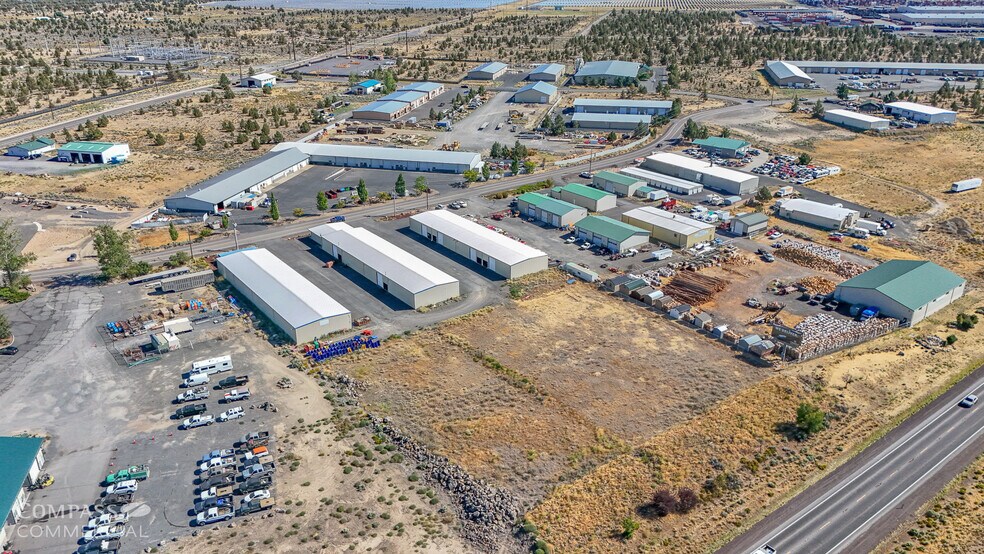 2735 SW High Desert Dr, Prineville, OR à louer - Photo du bâtiment - Image 2 de 6