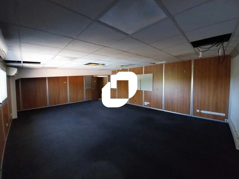 Flex in Montpellier for lease - Interior Photo - Image 3 of 13