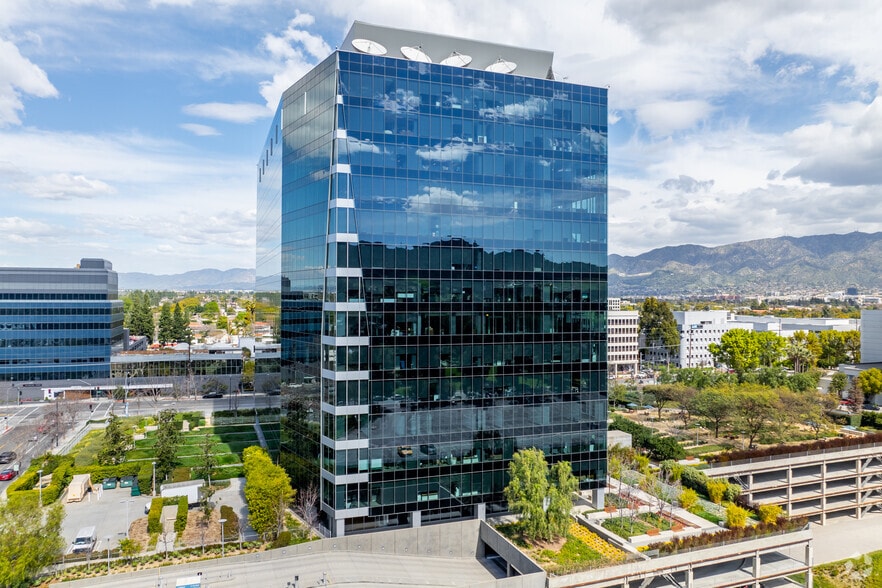 2900 W Alameda Ave, Burbank, CA for lease - Building Photo - Image 3 of 9