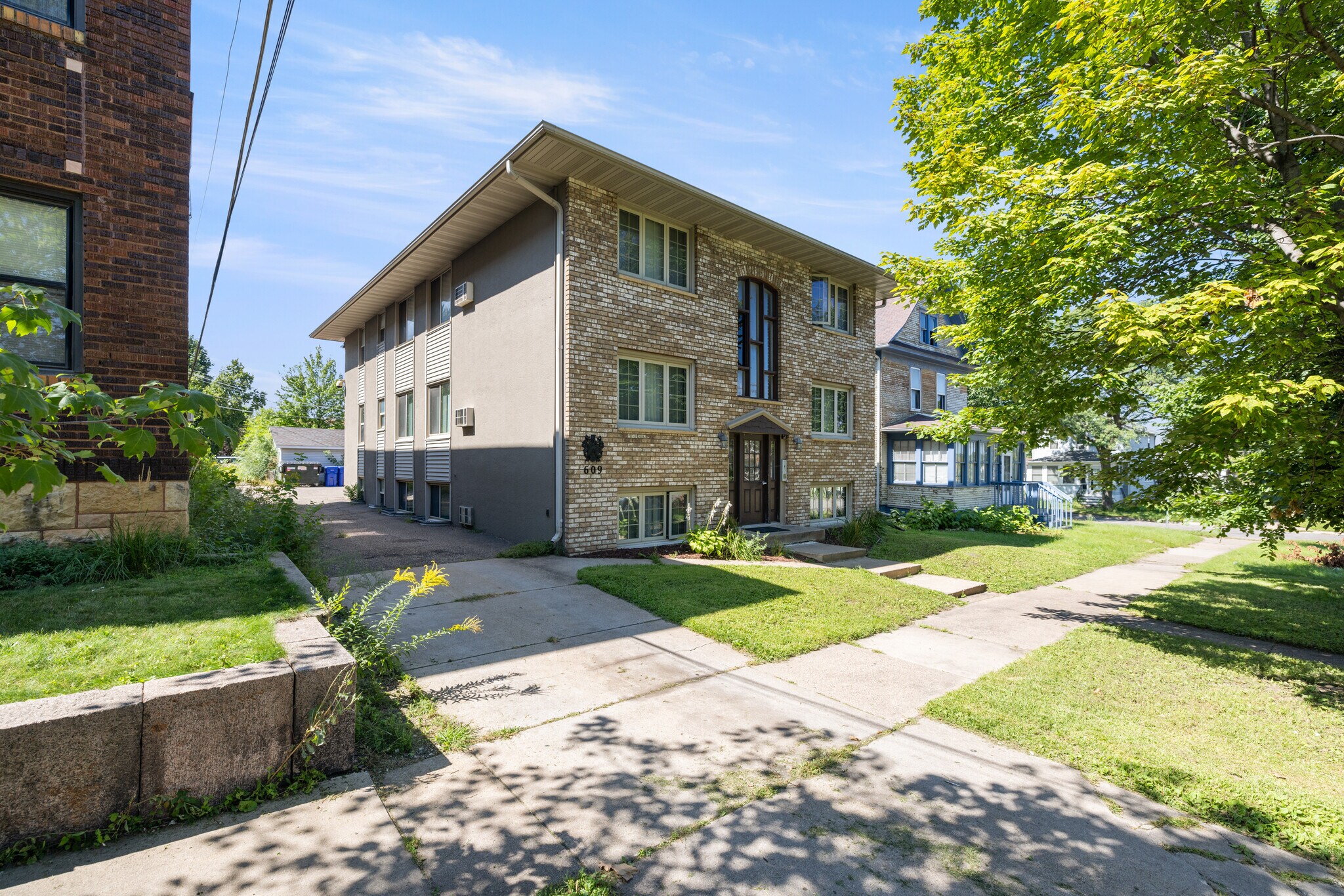 609 Park St, Saint Paul, MN à vendre Photo du bâtiment- Image 1 de 1