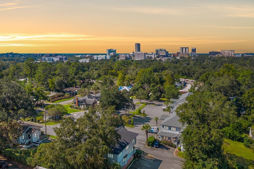 Park on Park portefeuille de 6 propriétés à vendre sur LoopNet.ca - Photo du bâtiment - Image 3 de 18