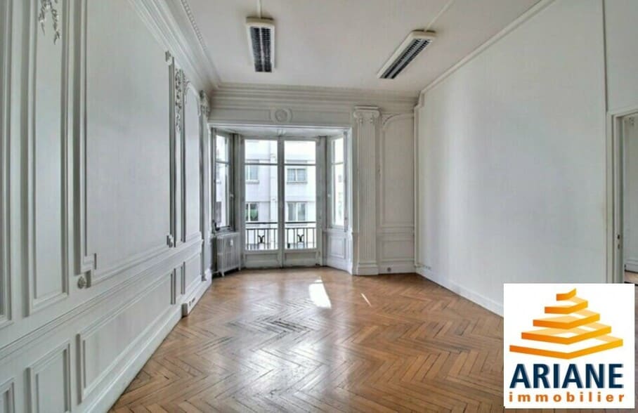 42 Rue Galilée, Paris for lease - Interior Photo - Image 1 of 3