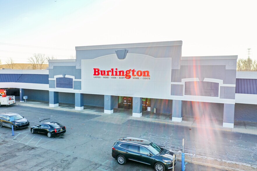 22263-22323 Eureka, Taylor, MI for lease - Building Photo - Image 3 of 11