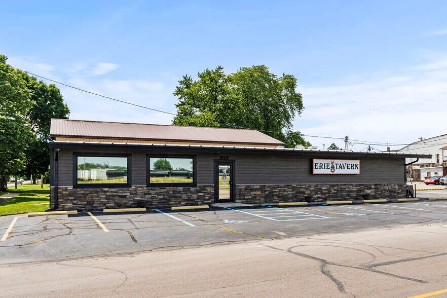 770 E Franklin St, Huntington, IN à vendre - Photo principale - Image 1 de 31