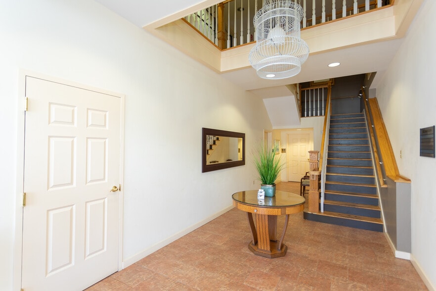 1587 Boston Post Rd, Westbrook, CT for lease - Interior Photo - Image 3 of 23