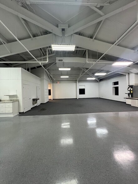 1230 N US Highway 1, Ormond Beach, FL for lease - Interior Photo - Image 2 of 10