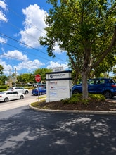 6052 Turkey Lake Rd, Orlando, FL à louer Photo du bâtiment- Image 2 de 10