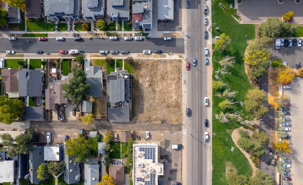 Mixed Use MultiFam/Commercial/Medical portfolio of 3 properties for sale on LoopNet.ca - Aerial - Image 2 of 11