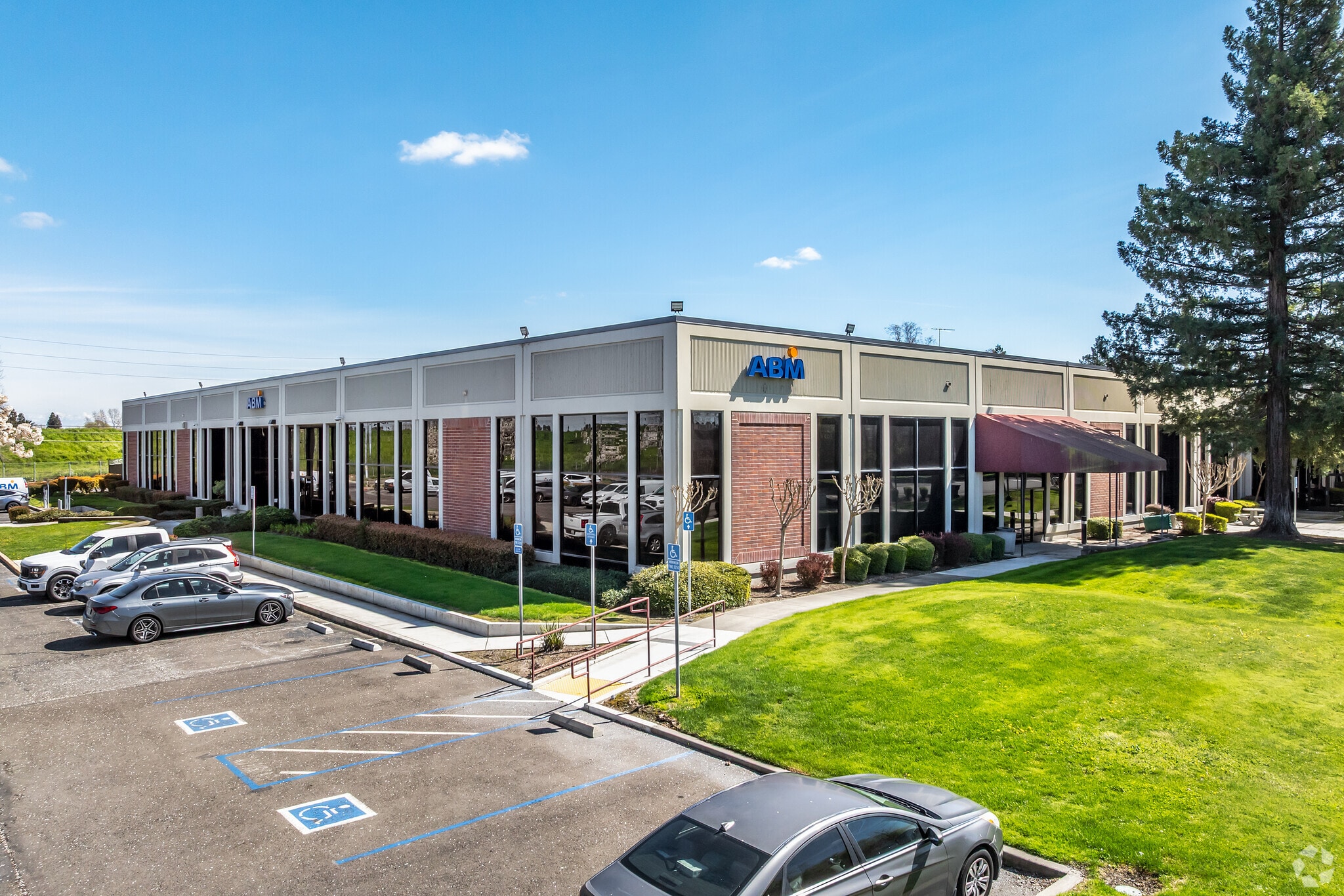 3640 Northgate Blvd, Sacramento, CA for lease Building Photo- Image 1 of 8