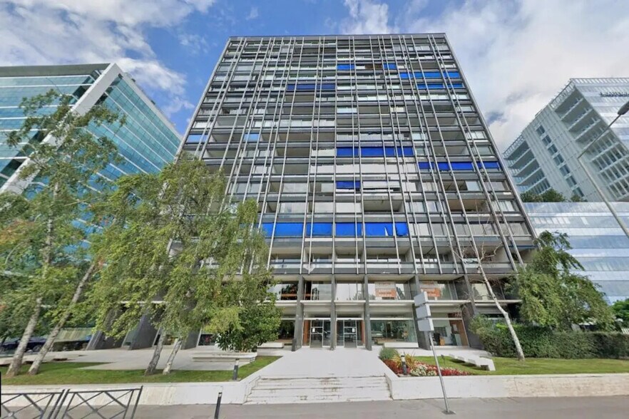 Bureau dans Courbevoie à vendre - Photo du bâtiment - Image 2 de 10