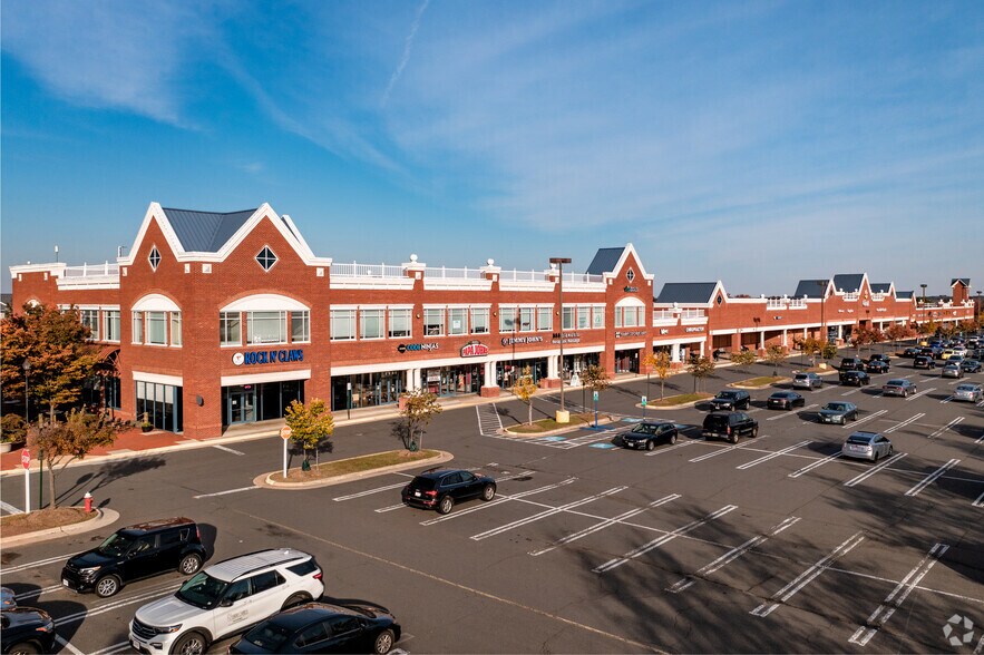 44110 Ashburn Village Shopping Plz, Ashburn, VA à louer - Photo du bâtiment - Image 2 de 4