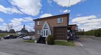 Plus de détails pour 17745 Rue Victor, Mirabel, QC - Spécialité à vendre