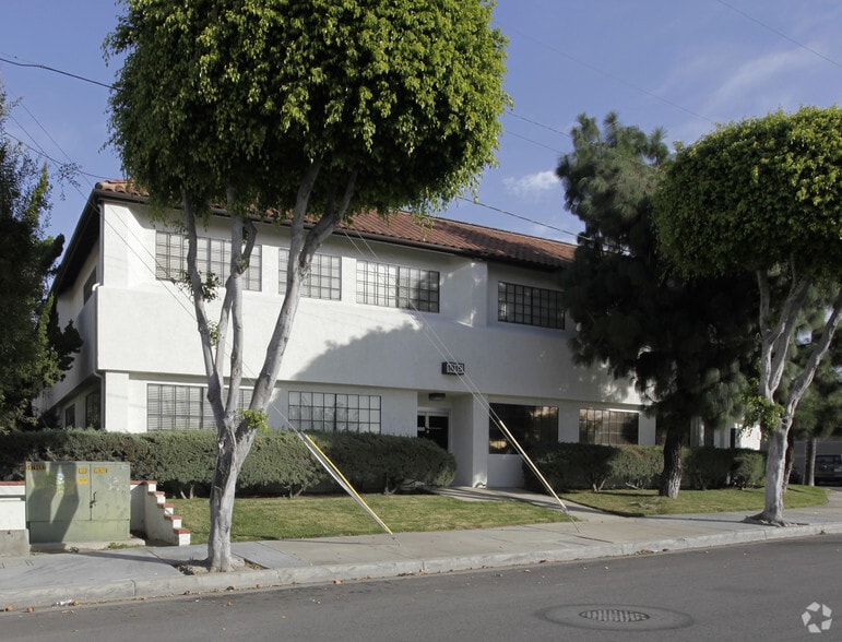 1815 E Heim Ave, Orange, CA à louer - Photo du bâtiment - Image 2 de 5